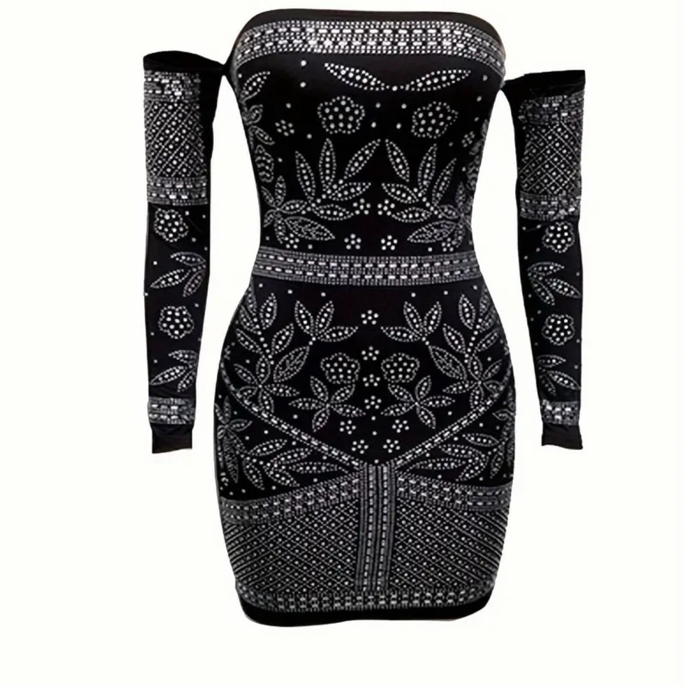 Elegant Black and White Off-Shoulder Dress size S